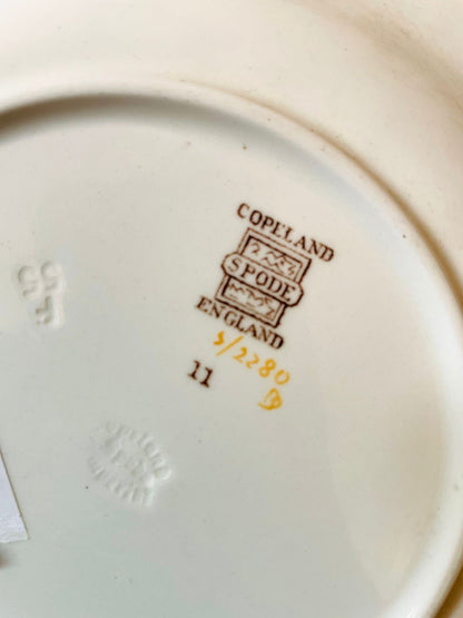 Copeland Spode England “Fruit Center” Embossed Daisy Plate – Vintage Pattern S2280
