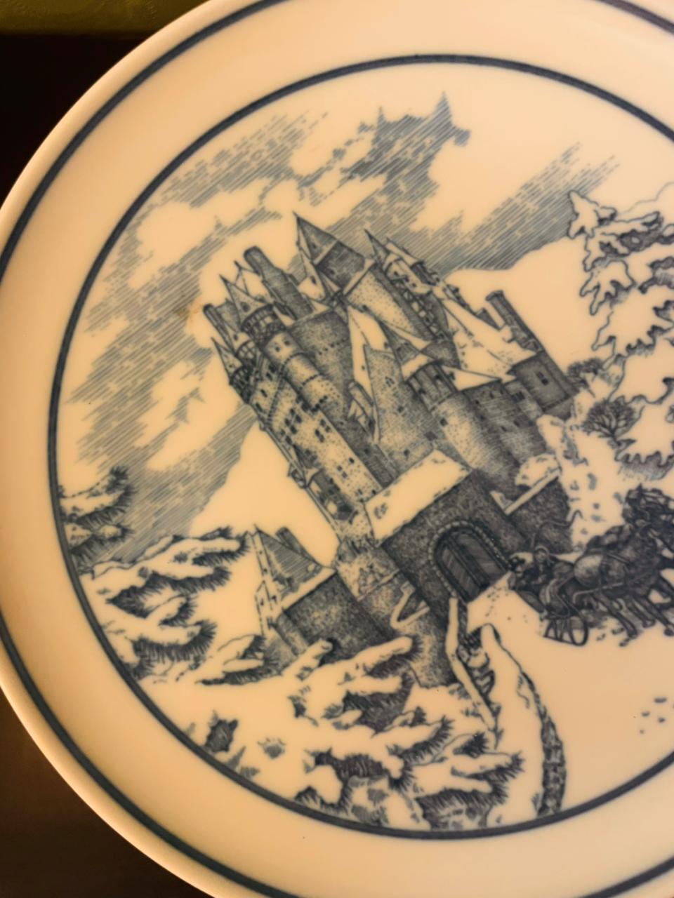 Vintage Hutschenreuther Der Burg Eltz Teller Wall Plate 8 Inch