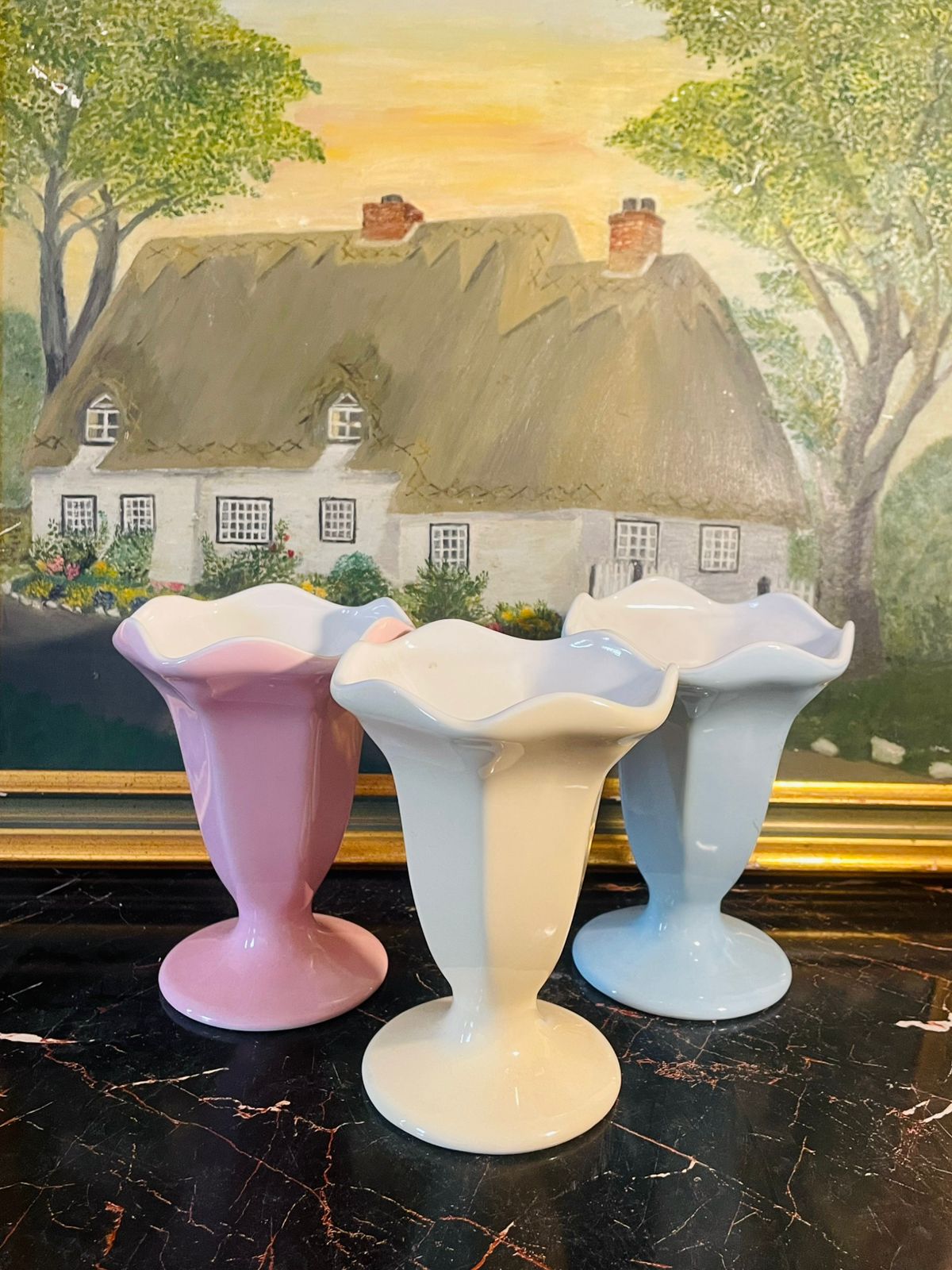 maxwellwilliams, pastelvases, ceramicvase, designerhomeware, cottagecoredecor, flowerarrangement, homeinteriorpakistan, sunsetkitchenfinds, vintagepastelstyle, eleganttabledecor