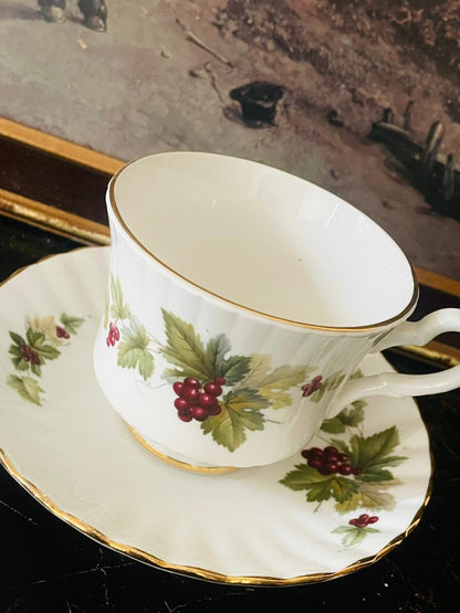 Salisbury Fine Bone China Teacup & Saucer – Red Berry & Leaf Pattern (Made in England)