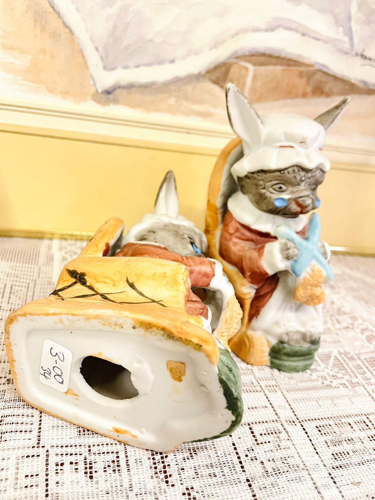 Vintage Cat Figurines Holding Fish - Hand-Painted Ceramic Collectibles