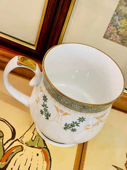 Elizabeth Stuart Fine Bone China Mug – Gold & Green Vintage Design