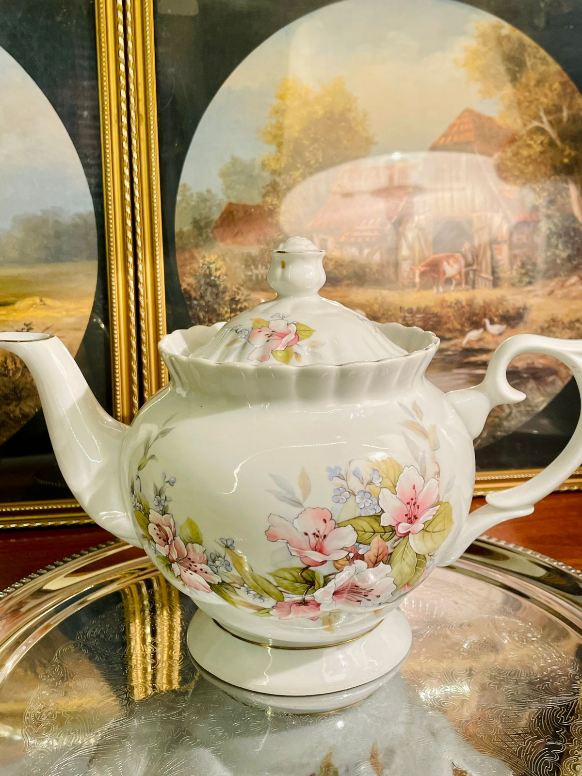 vintage floral teapot, collectible teapot, porcelain teapot, English style teapot, pink floral decoration, cottagecore kitchen decor, shabby chic tea set, elegant serveware, home décor teapot, pastel kitchen decor, tea lover gift, antique style teapot, floral home décor, tea party serveware, English country décor