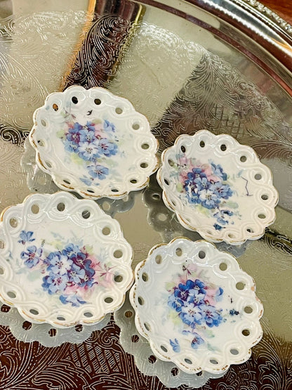 Vintage Pierced-Edge Mini Floral Plates – Delicate Porcelain Set of 4