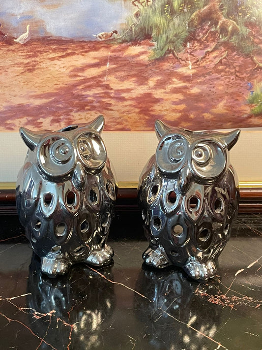Set of 2 Silver Ceramic Owl Tealight Holders – England