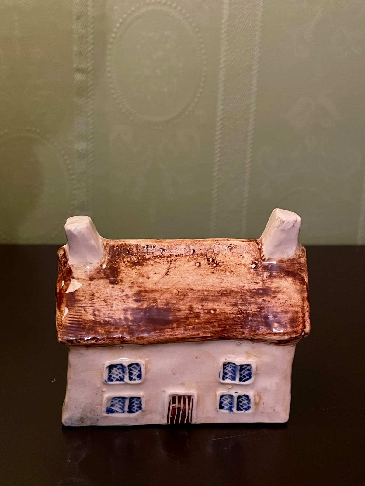 Vintage Heritage Houses England Lodge Figurine 1978
