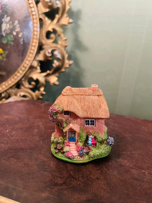 Vintage Mini Thatched Cottage House Figurine Décor