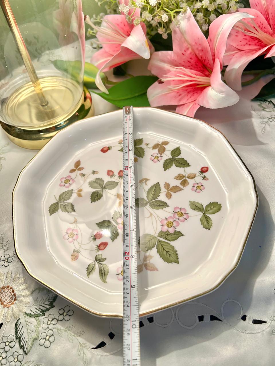 Wedgwood Wild Strawberry Bone China Serving Plater 25cm