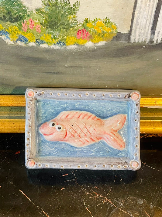 fishplaque, ceramicart, nauticaldecor, seasidehome, handmadewallart, coastalstyle, oceaninspired, fishdecor, potteryplaque, cottagecoredecor, sunsetkitchenfinds, handcraftedgift