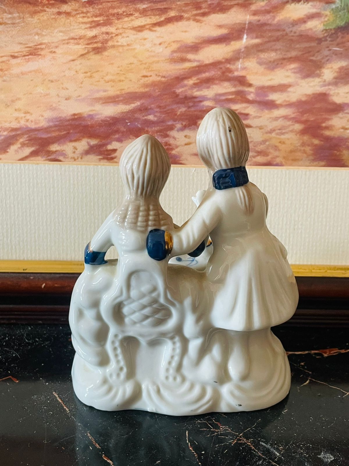 Vintage Blue & White Porcelain Couple Figurine – Elegant Classical Lovers (England) Blue Pottery Home Decor