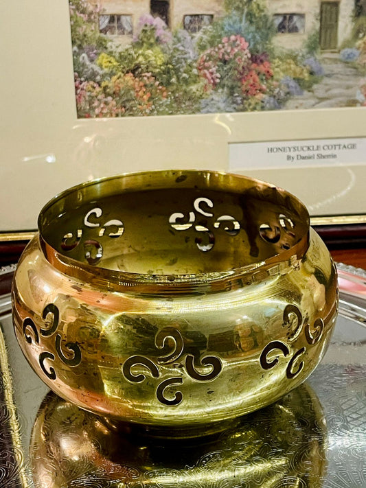 Vintage Brass Bowl, Brass Cut Out Bowl, Pierced Brass Decor, Antique Brassware, Floral Swirl Brass Bowl, Cottagecore Decor, Vintage Home Decor, Brass Candle Holder, Handcrafted Brass Bowl, Collectible Metalware