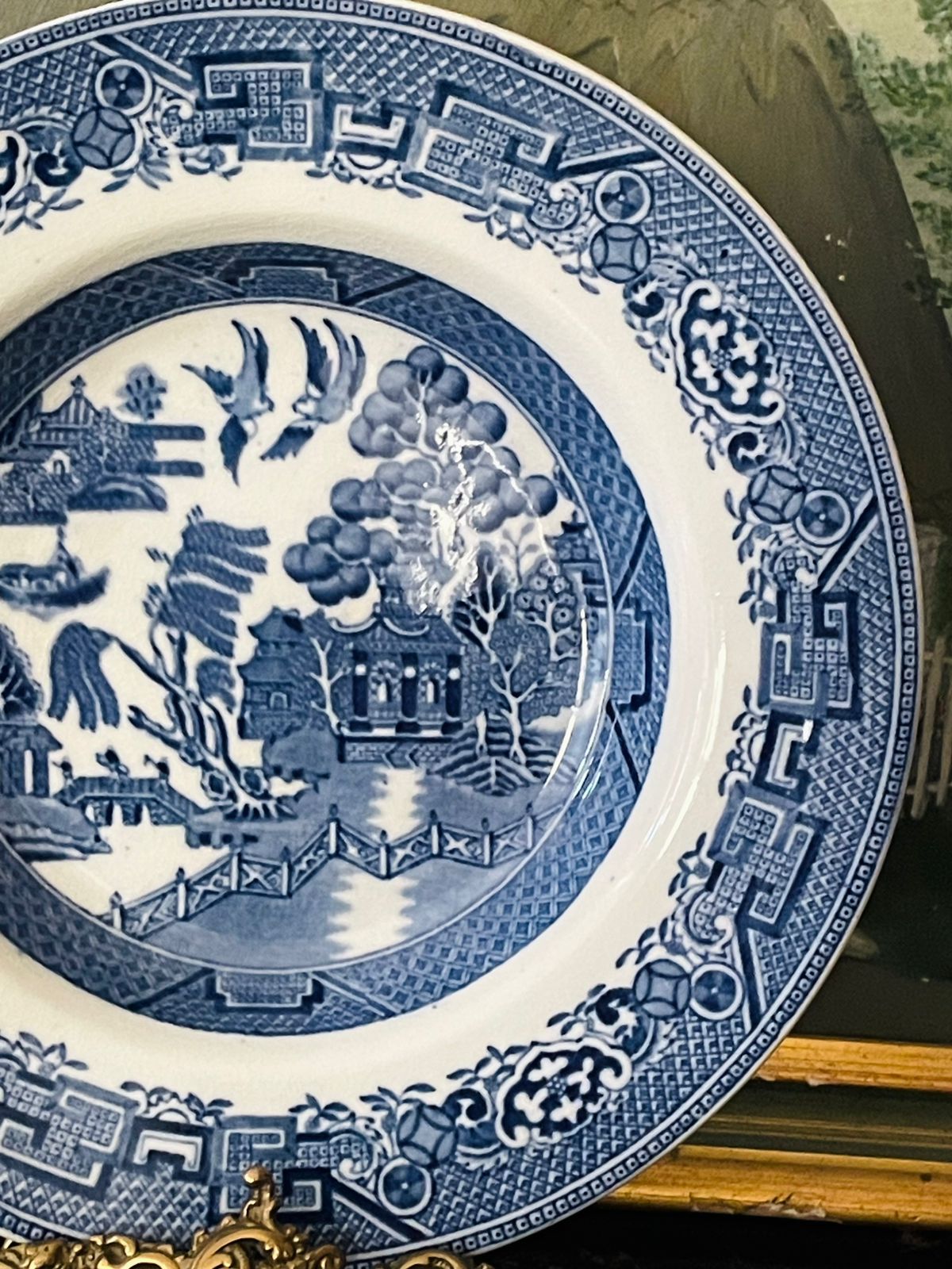 Antique Blue Pottery Hanging Plate – 6 to 7 Inch Decorative blue & white Wall Plate in Pakistan