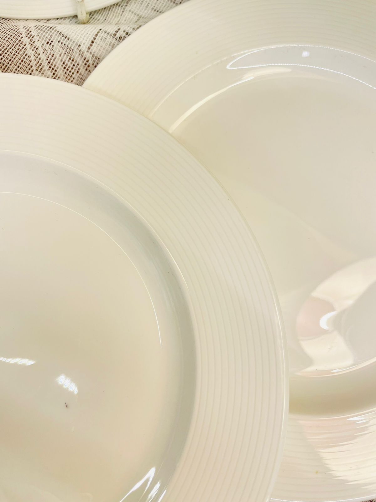 Dudson Fine China White Medium Plates Set
