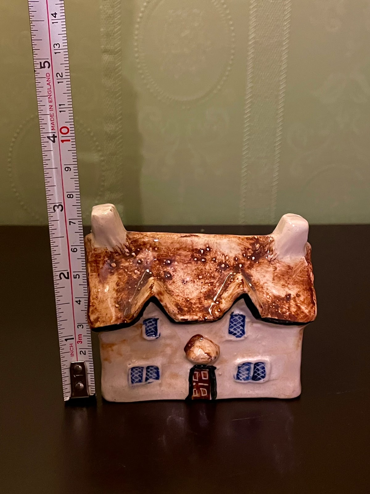Vintage Heritage Houses England Lodge Figurine 1978