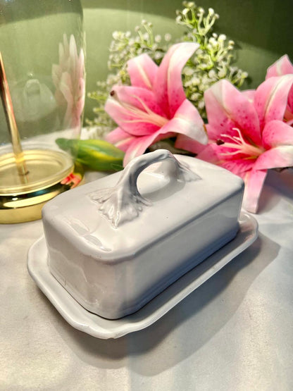 White Ceramic Swan-Lid Serving Dish – 7 Inch