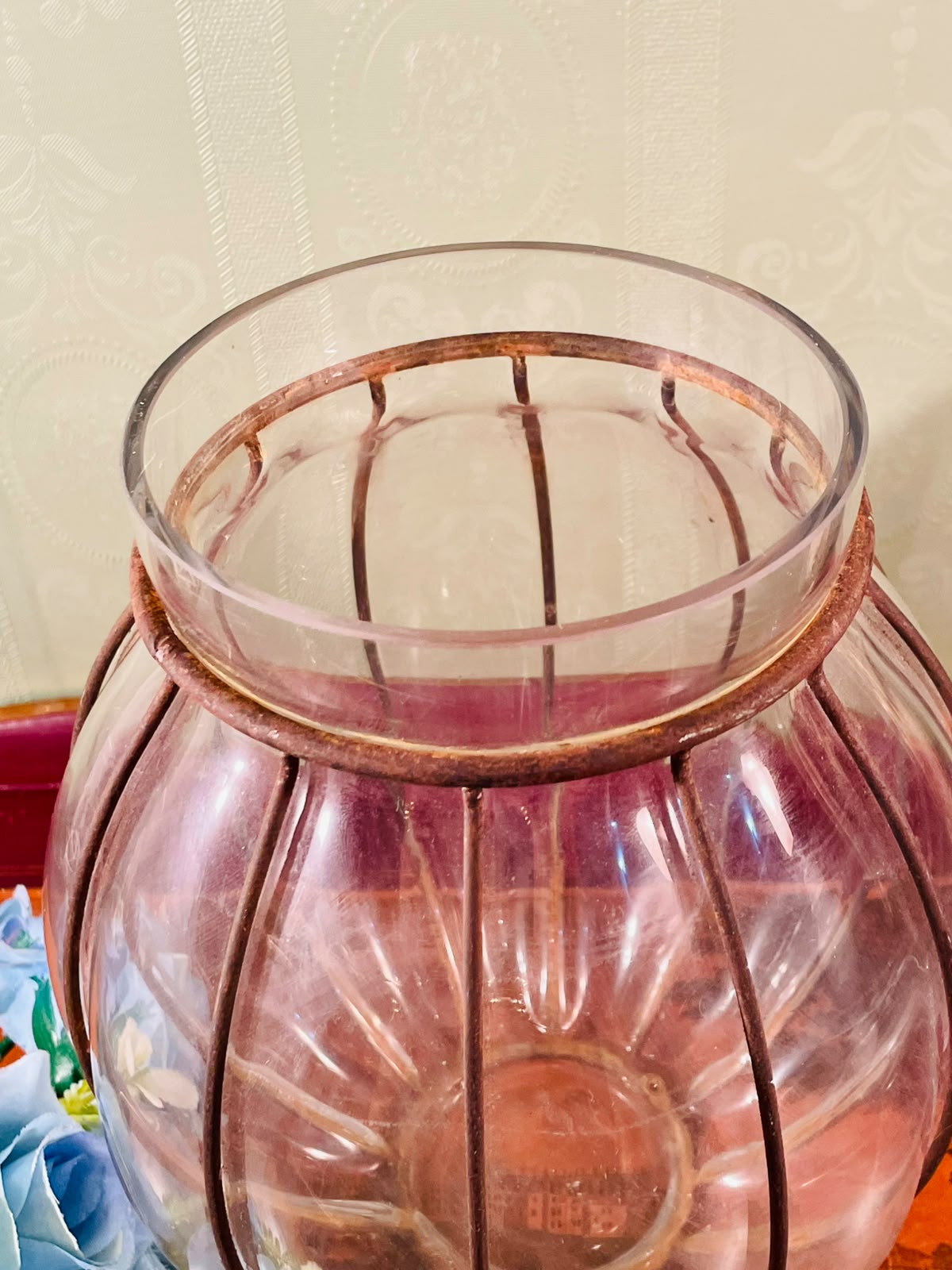 Clear Crystal Vase with Metal Cage – 9 Inch