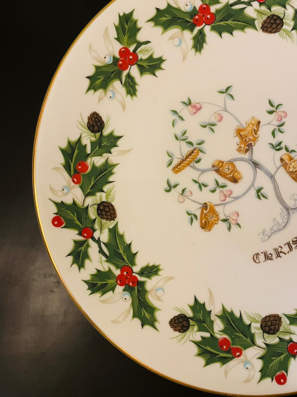 Royal Grafton Twelve Days of Christmas Plates Set of 2