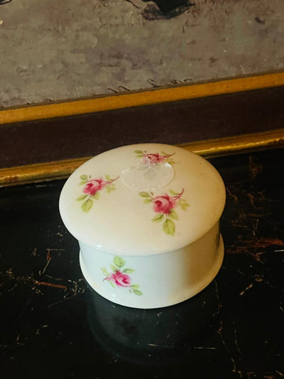 Vintage English Porcelain Trinket Box – Pink Rosebud Floral Design
