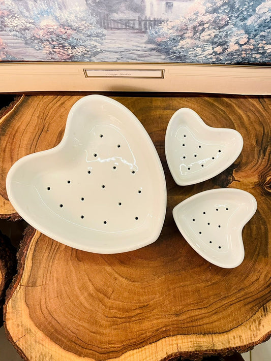 Set of 3 Heart Shaped Ceramic Berry Bowls | White Colanders