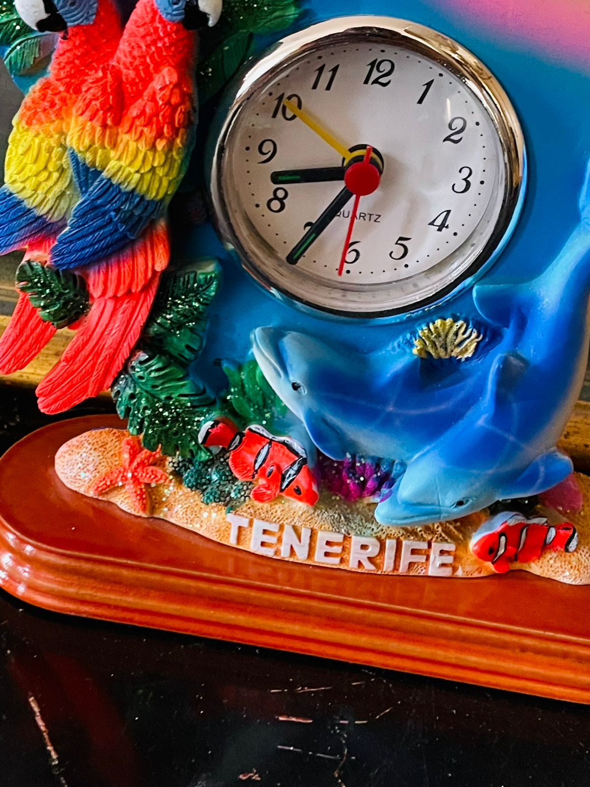 Tenerife Souvenir Table Clock – Parrot & Dolphin Tropical Design