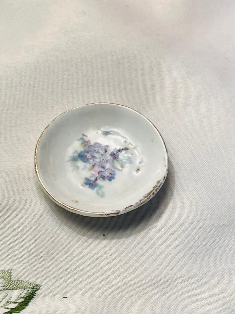 Vintage Floral Mini Ceramic Trinket Dish Approx. 5 cm
