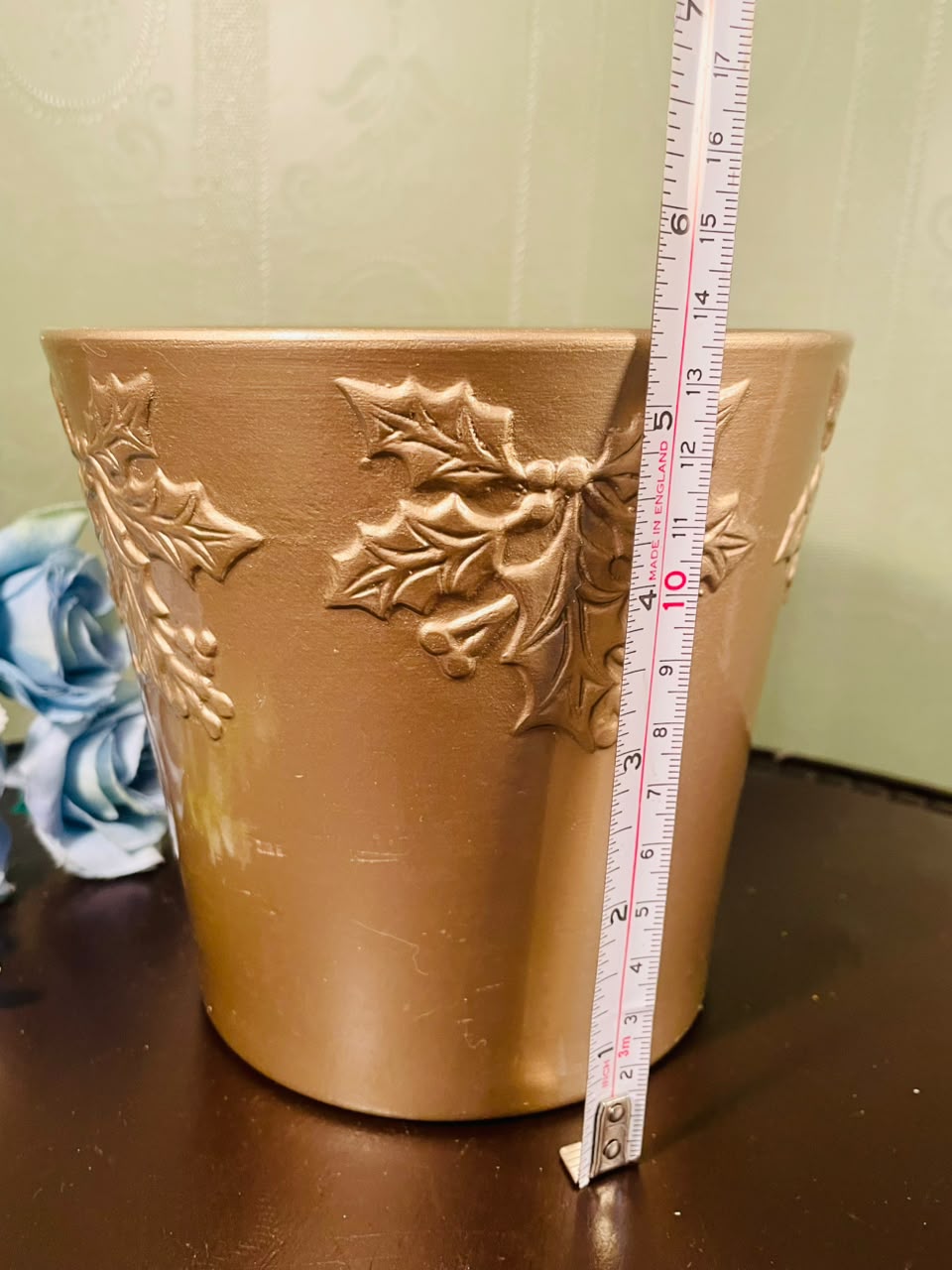 Bronze Holly Leaf Planter Pot – 6 Inch Decorative Plant Holder