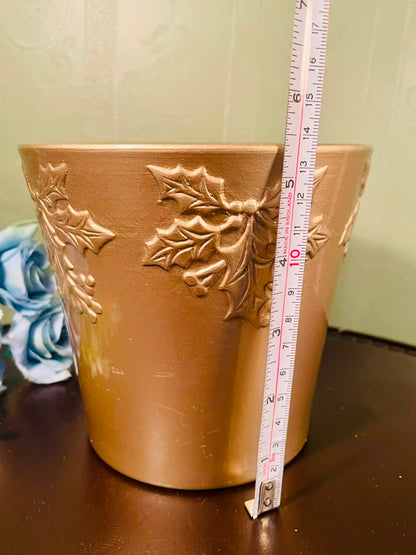 Bronze Holly Leaf Planter Pot – 6 Inch Decorative Plant Holder