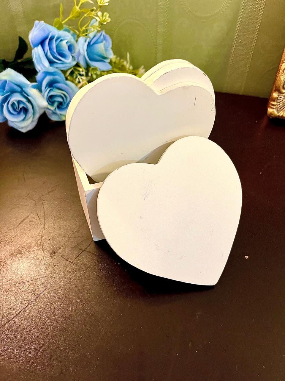 White Heart Wooden Coaster Set with Holder 5 Inch