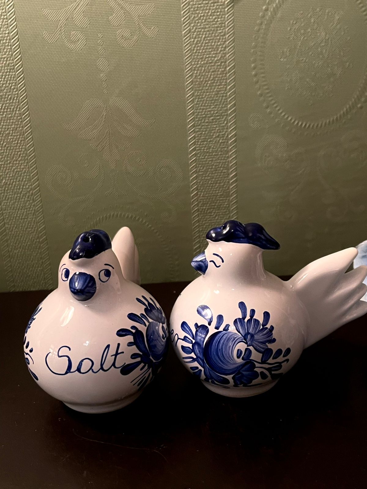 Blue White Ceramic Bird Salt and Pepper Shakers 3