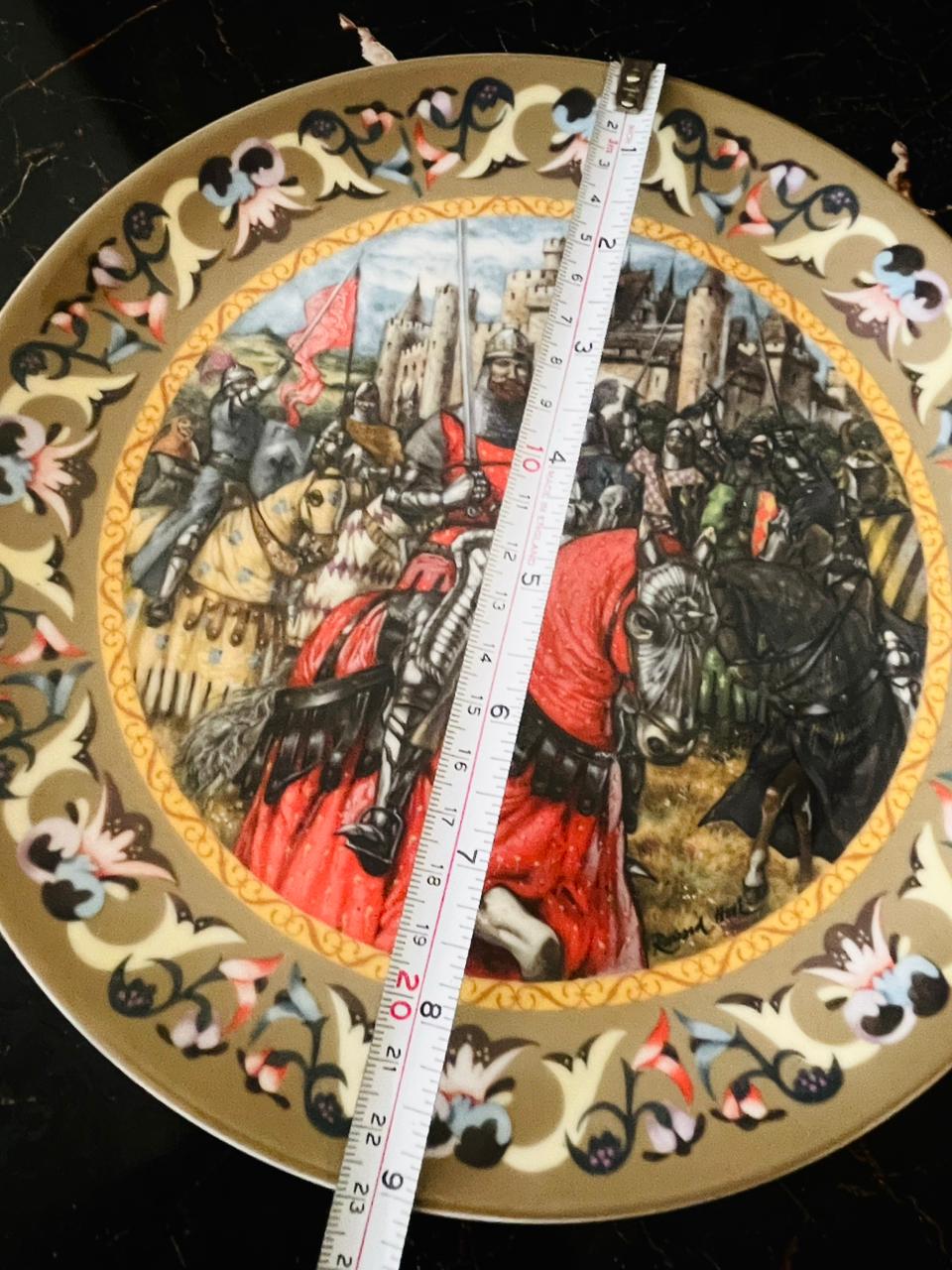 Wedgwood “The Knights of the Round Table” – The Legend of King Arthur Collector Plate (1987, Made in England)