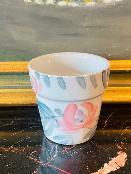 japaneseceramicplanter, handpaintedporcelain, floralpot, cottagecoredecor, japanaesthetic, miniindoorplanter, pinkandblueceramic, sunsetvintage, zenhome, vintagegardenstyle, minimalistdecor, japancollectible