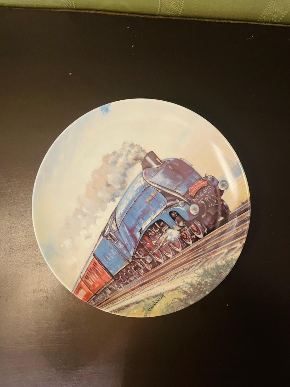 St Andrews Royal Doulton Room Train Plate 8"