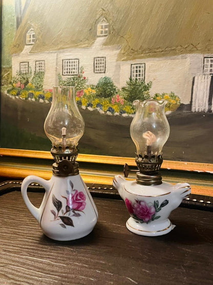 Vintage 1950's MINIATURE Oil Lamp, Hand Painted, England