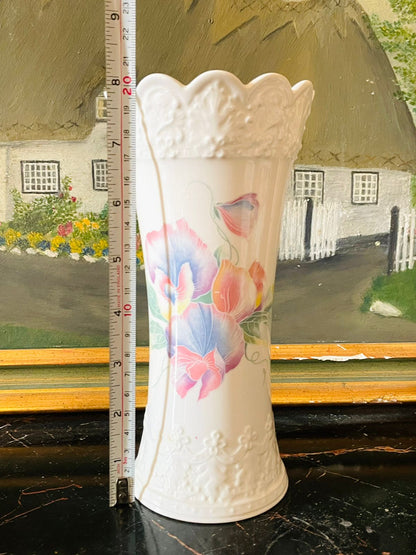 Aynsley “Little Sweetheart” Fine Bone China Vase – Made in England
