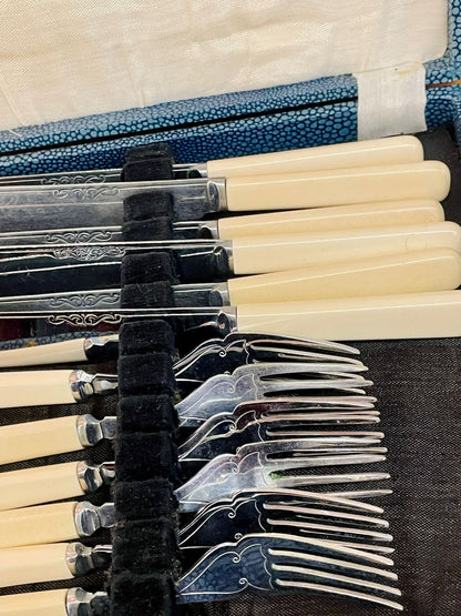 Vintage Cream-Handled Cutlery Set in Presentation Case (12-Piece)