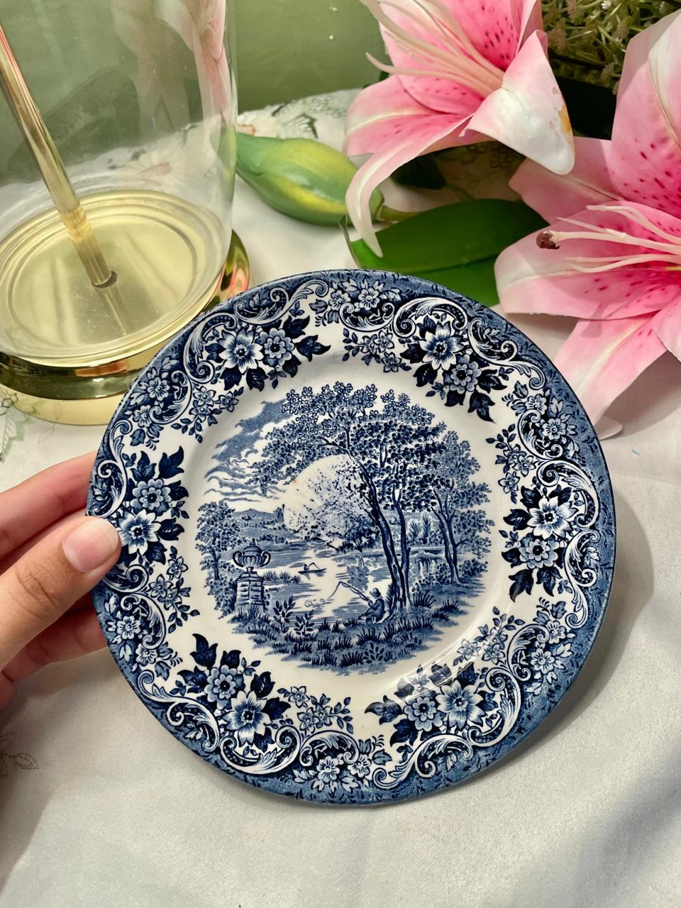 Broadhurst Blue & White Ironstone decorative Plate 6.5 in