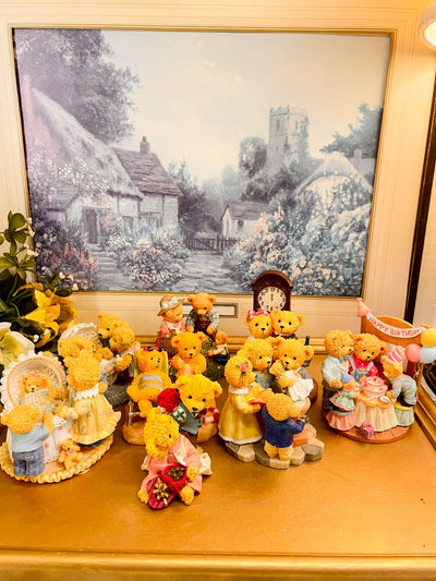 Avon Lovable Teddies Figurine Family Vintage Decor