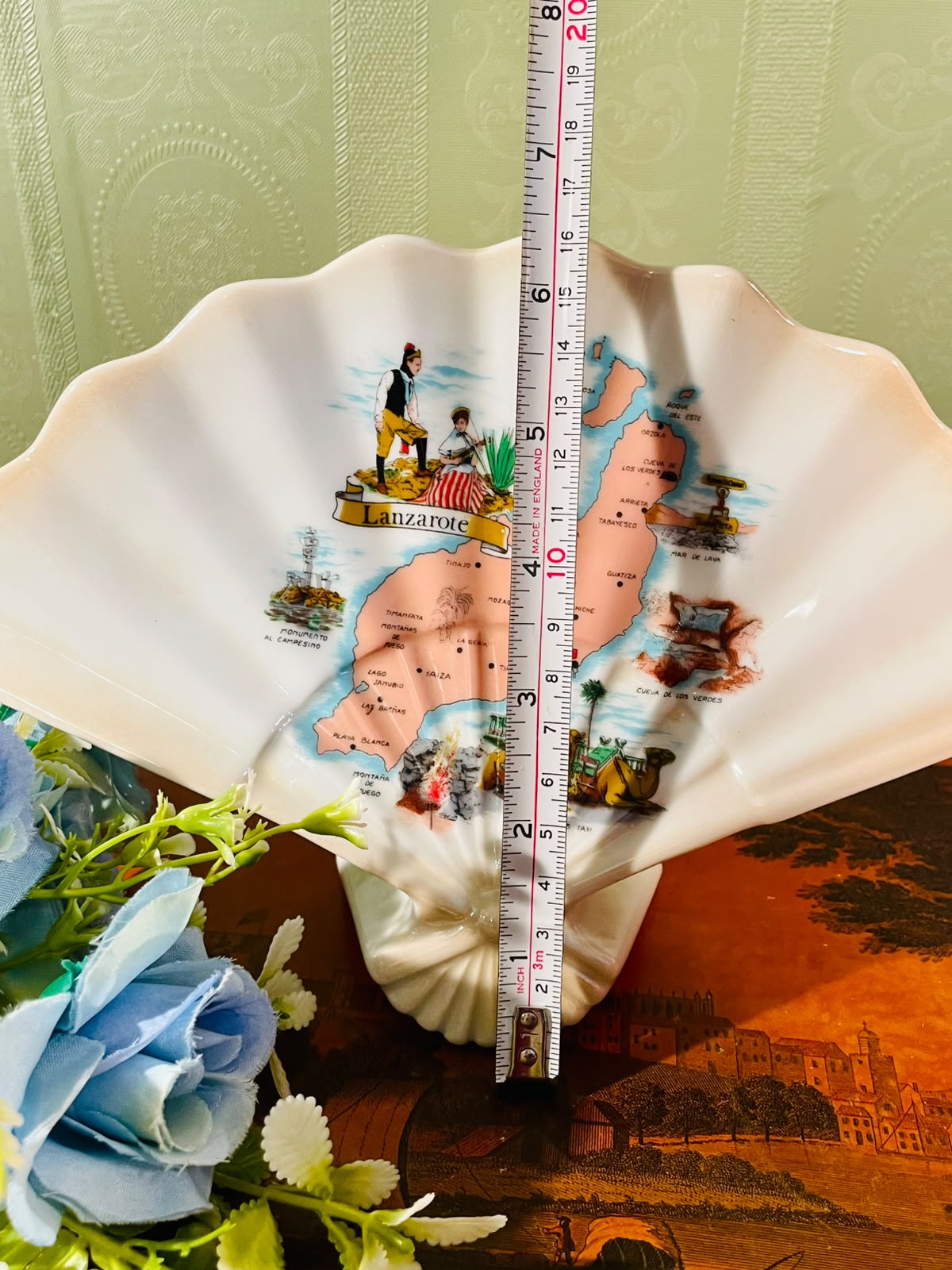 Lanzarote Map Shell-Shaped Ceramic Dish – 6.5 Inch