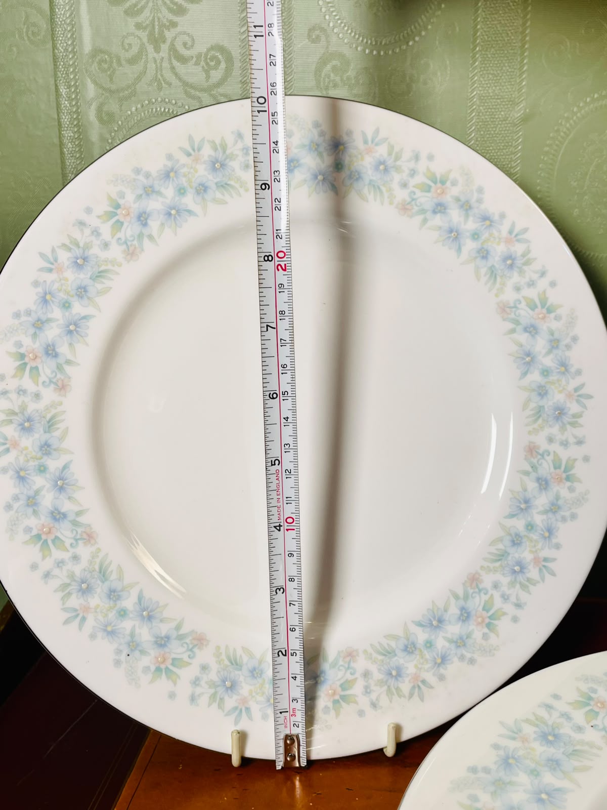 Wedgwood Wyndham Bone China Dinner Plates 10" – Set of 8