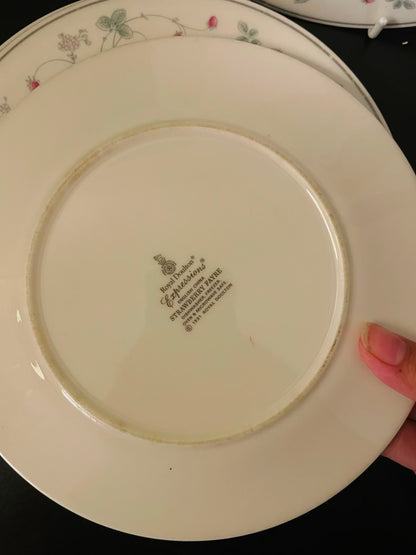Royal Doulton Expressions Strawberry Fare Side Plates Set of 4