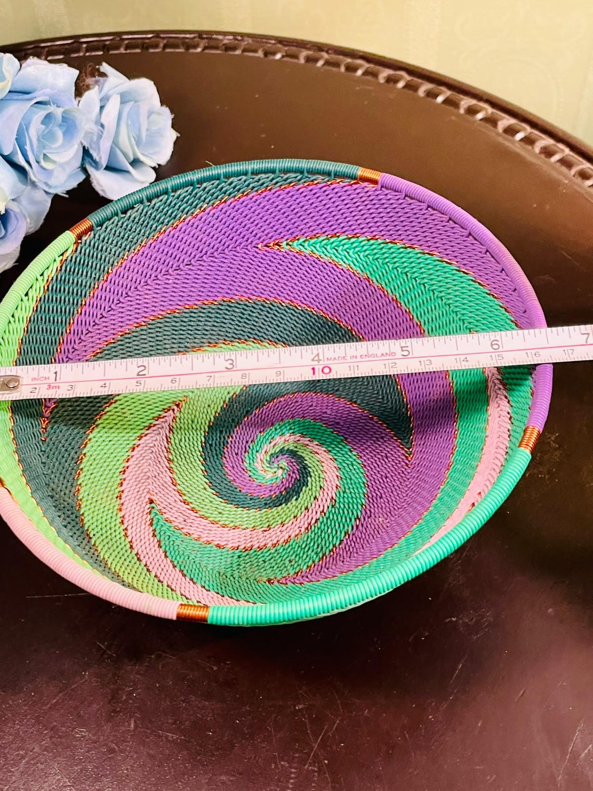 10 Inch Handwoven Decorative Basket Tray – Multicolor Spiral Woven Bowl