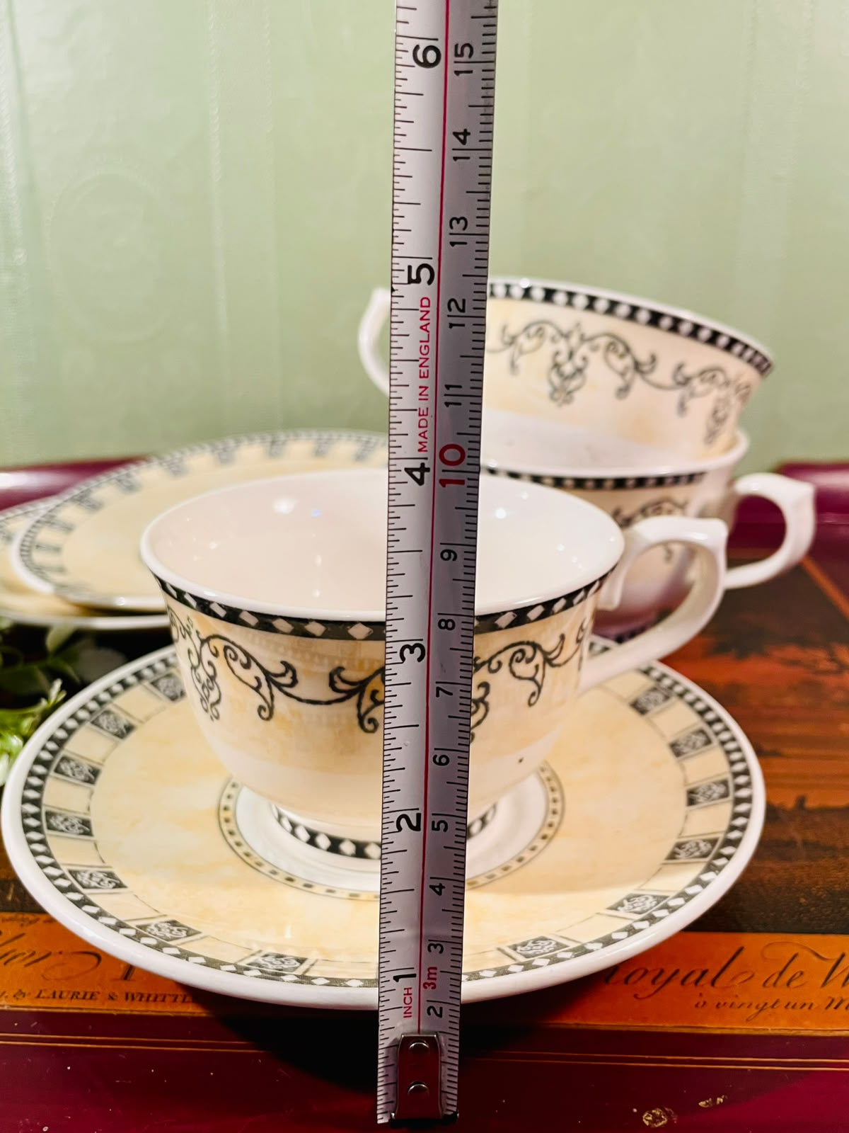 Black & Cream Scrollwork 6-Piece Cup and Saucer Set