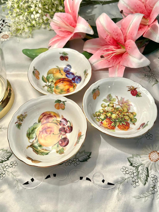 3-Piece Czechoslovakia Fruit Bowls 5 in Gold Rim