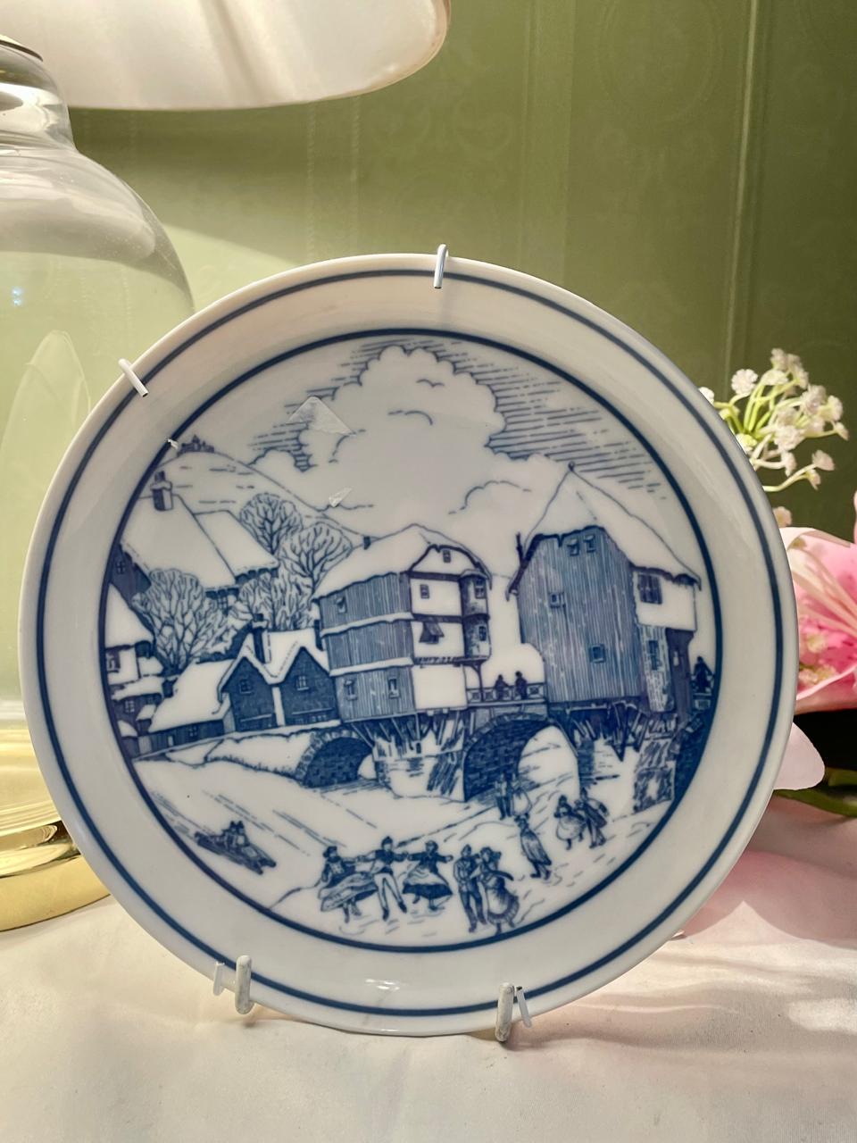 Hutschenreuther Germany Blue Winter Wall Plate 8 in
