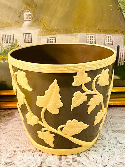 Ivy Leaf  Planter – Vintage Cottage-Core Home Decor