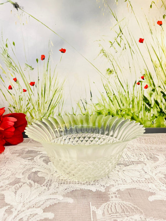 Vintage Frosted Glass Daisy Bowl Cottage Decor