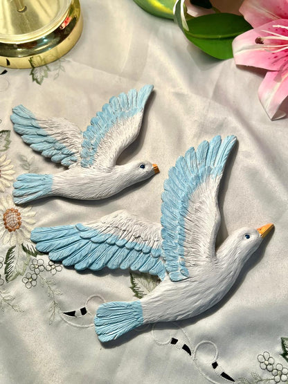 Flying Seagull Wall Decor Pair 6" & 8"