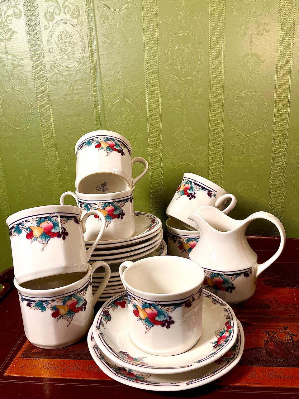 Royal Doulton Autumn's Glory Fine China 22 Piece Tea Set