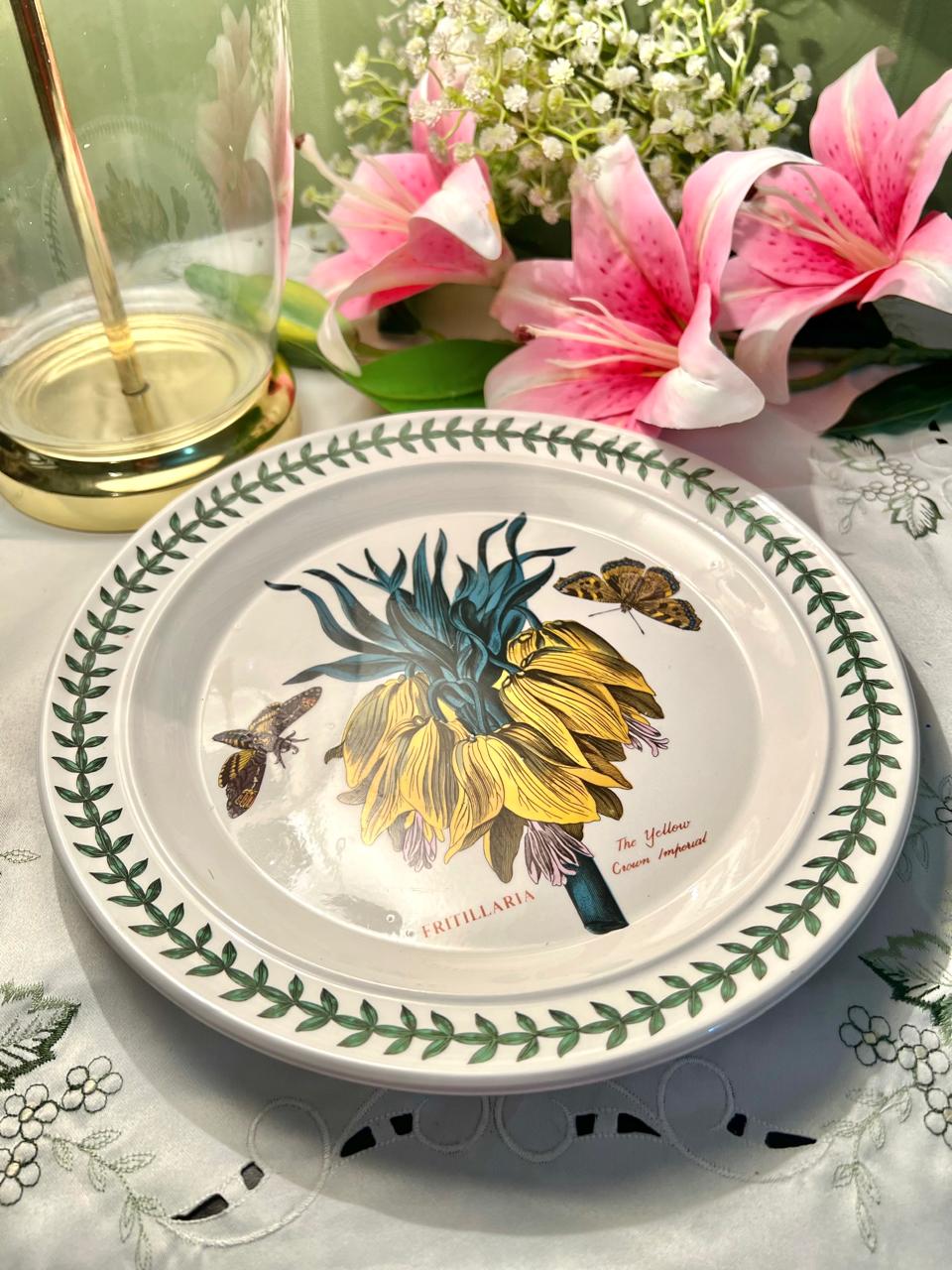 Portmeirion Fritillaria Crown Imperial Wall Plate – 10 Inch