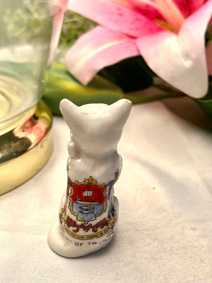Vintage City of Truro Ceramic Cat Souvenir Figurine Approx. 6 cm